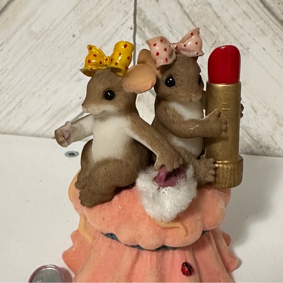 Fitz and Floyd charming tails “being sisters is a wonderful thing” - Picture 10 of 13